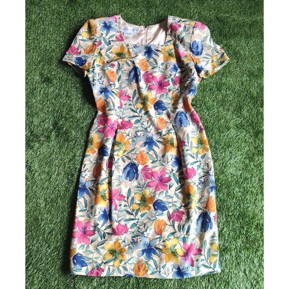 Maggy London Silk Floral Dress Size 8 Beige Watercolors Flowers Vintage